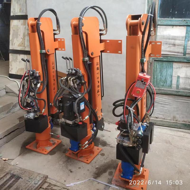 康巴什区重汽蓝牌随车吊 3.2吨 国六动力强 液压驱动 农用自卸起重机